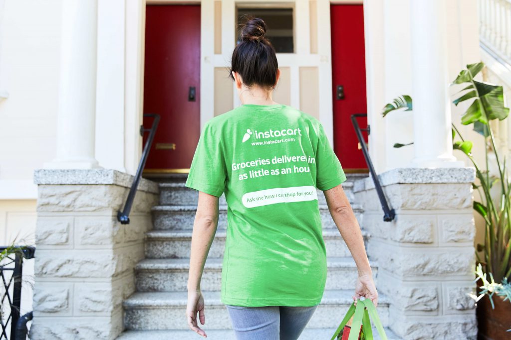 instacart-shopper-delivery-door